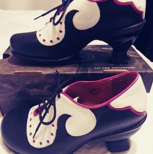 Women's Oxford Pumps